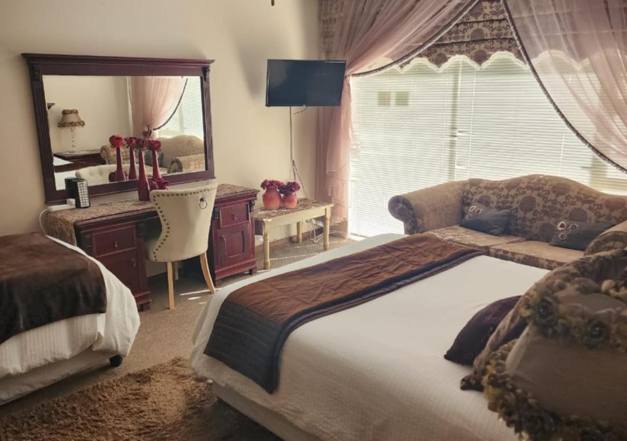 Villa Rose Cottages Bloemfontein Eksteriør bilde