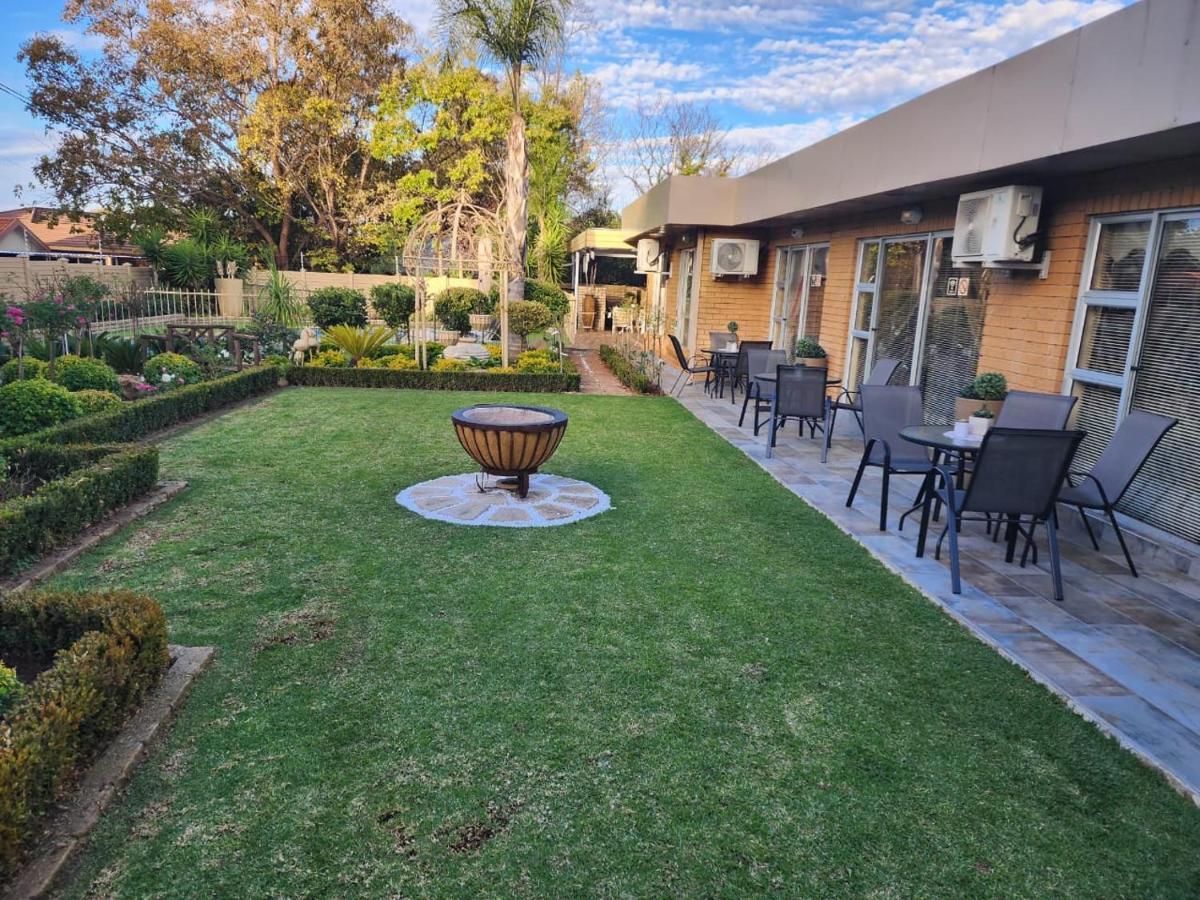 Villa Rose Cottages Bloemfontein Eksteriør bilde
