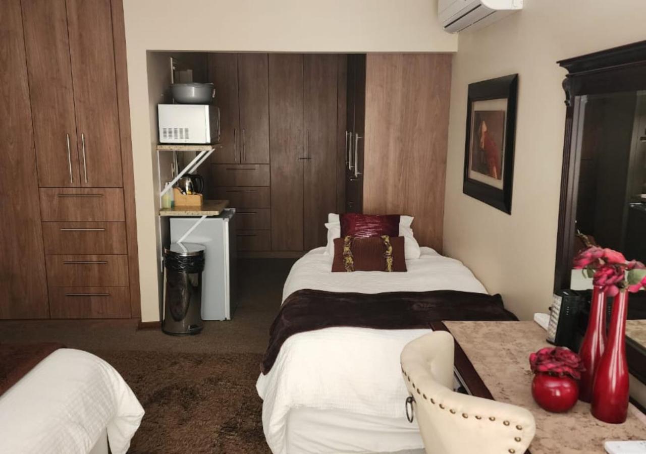 Villa Rose Cottages Bloemfontein Rom bilde