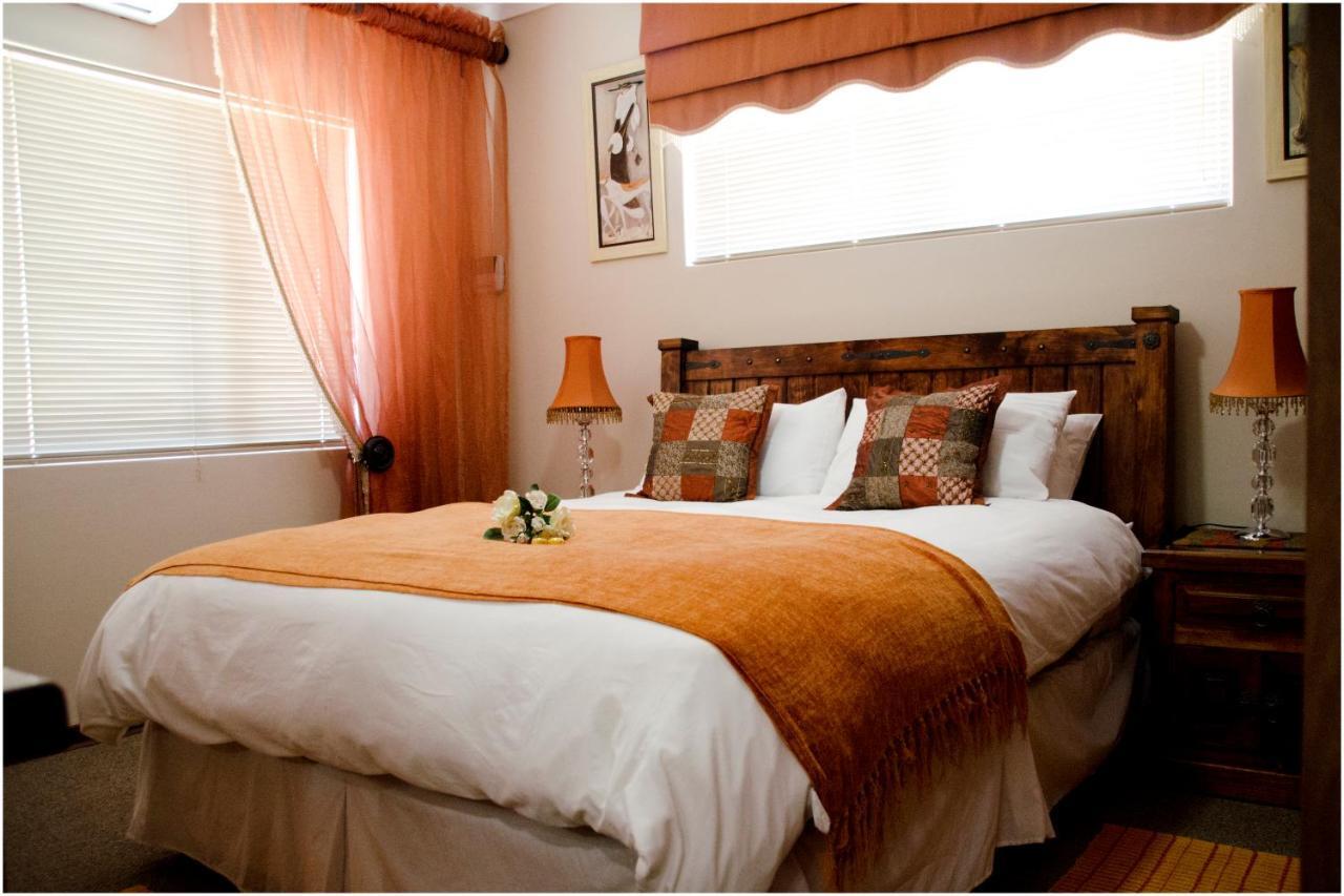 Villa Rose Cottages Bloemfontein Eksteriør bilde